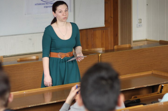 Заседание молодёжного клуба. Фото В. Малова