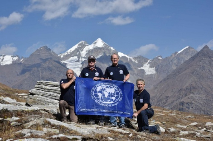 On the photo (from the left to the right): a photographer Viktor Zatolokin, professor of Kuban State University Yuri Efremov, academician of the Russian Academy of Natural Sciences Boris Kalinin, research fellow at the Moscow State University of Informati