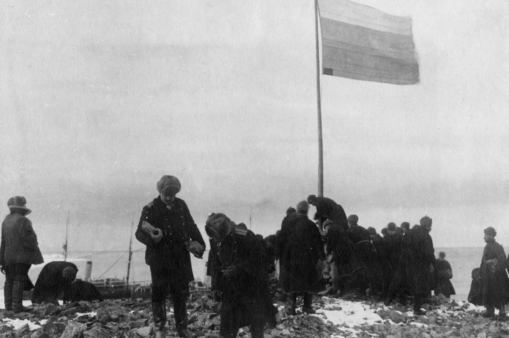 Открытие Северной Земли. 4 сентября 1913 года. Фото: Научный архив РГО