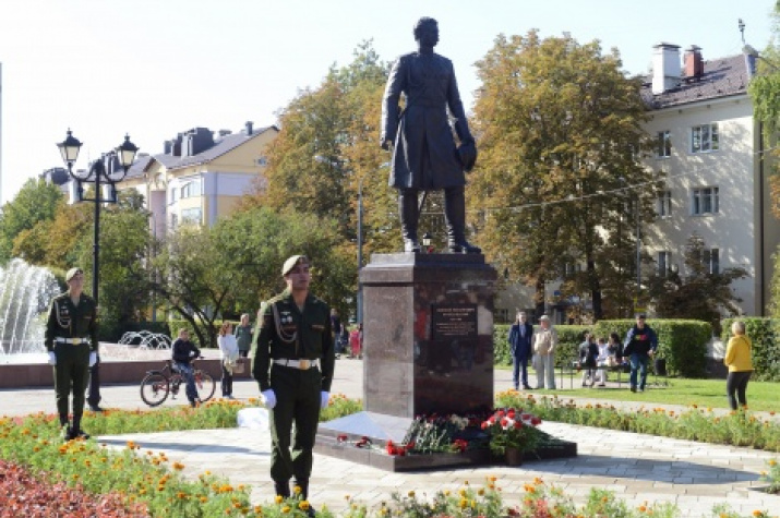 The monument to Nikolay Przhevalsky in Smolensk. Photo by Svetlana Volosevich