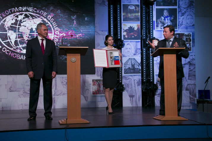 Президент РГО Сергей Шойгу и председатель Попечительского совета Центра сохранения и защиты природы Северного Кавказа Александр Хлопонин. Фото: Вадим Савицкий