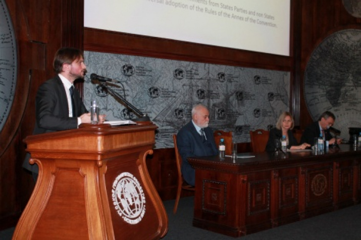 Speaker from the Secretariat of the Convention for the Protection of the Underwater Cultural Heritage, UNESCO Arturo Ray da Silva (Portugal). Photo by Tatyana Nikolaeva