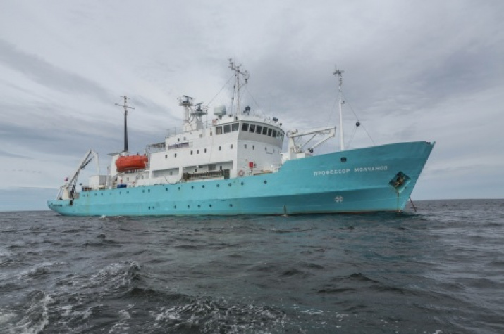 Research vessel «Professor Molchanov». Photo by Nikolay Gernet