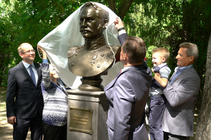 Открытие бюста Лаврентию Загоскину