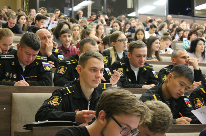 Участники диктанта. Фото: Калининградское отделение