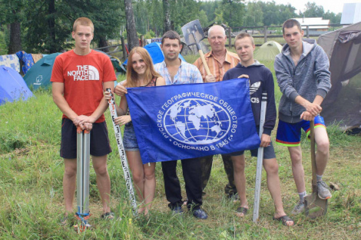 Team of volunteers. Photo: Sharya local branch of the Russian Geographical Society