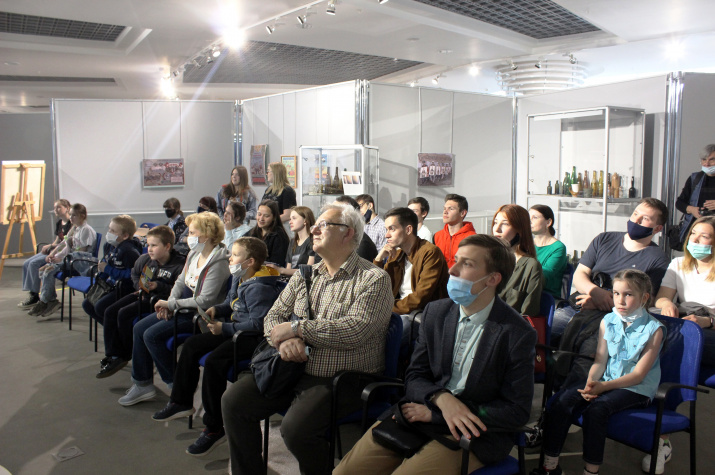 Во время интеллектуальной игры в Центре имени Тенишевых. Фото: Сергей Каменков