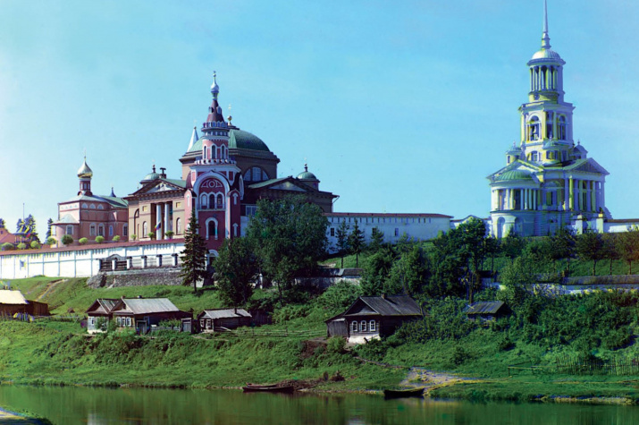 Вид на Борисоглебский мужской монастырь. Торжок (1910). Фото: Сергей Прокудин-Горский