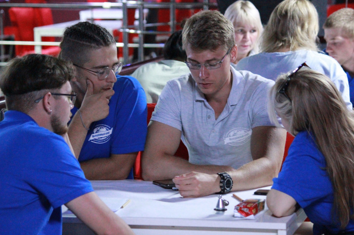 Виктор Занозин