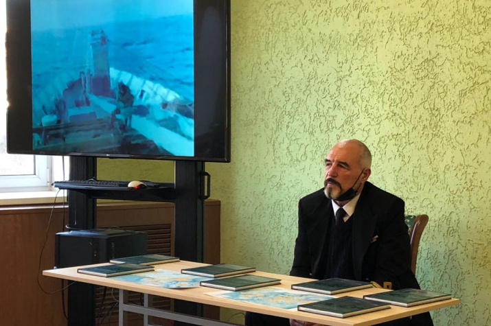 Rostislav Gaidovsky at the presentation of the book. Photo by D. Moiseev