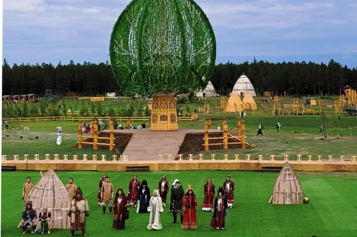 Открытие ысыаха Олонхо. Фото экспедиции