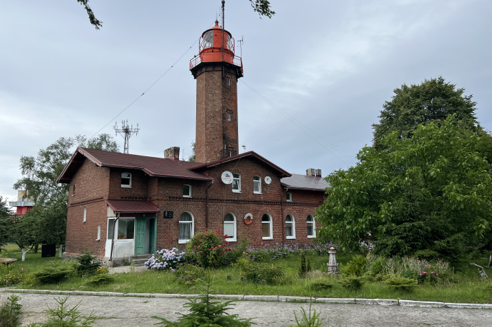 Современная восьмиугольная вышка маяка Таран в высоту достигает 30,5 м. Фото: Иван Анохин