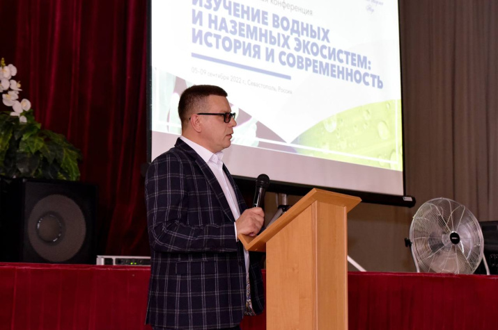 Приветственное слово В.Е.Воробьева Фото: Ю.Югансон