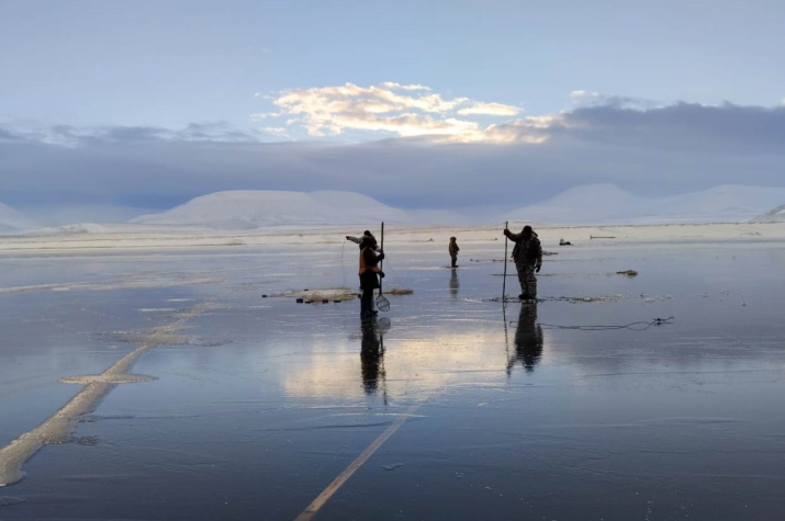 Рыбаки на Оленекской протоке. Фото: К. Скрыбыкин