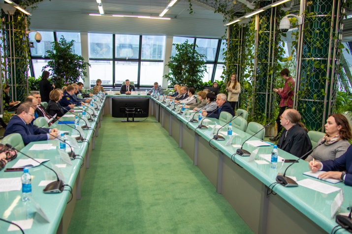 Заседание Круглого стола в Самарской Губернской Думе. Фото: Эдуард Перевощиков