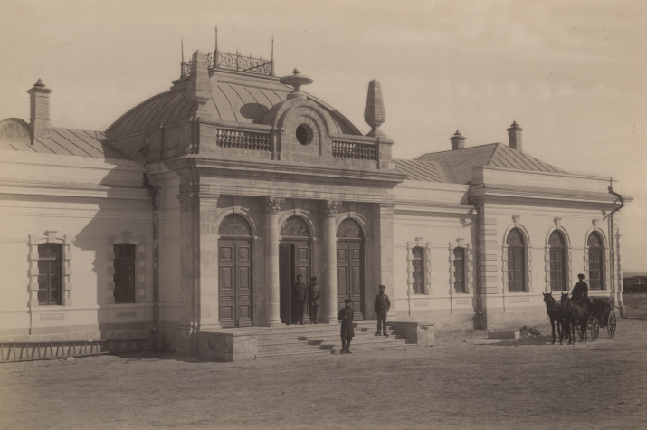 Проект Закаспийской железной дороги называли "русской утопией", но он обернулся "русским чудом". Станция "Асхабад". Фото: Научный архив РГО