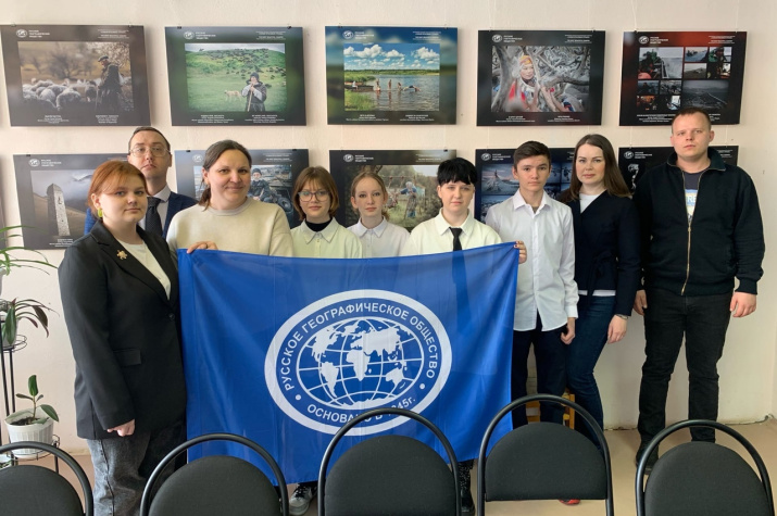 Открытие выставки "Самая красивая страна" в Шадринске. Фото: председатель Шадринского местного отделения РГО Ирина Дегтярёва Открытие выставки "Самая красивая страна" в Шадринске