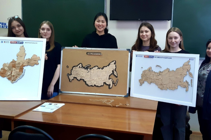 Мастер-класс по скоростному сбору спилс-карт. Фото: Наталья Хамина