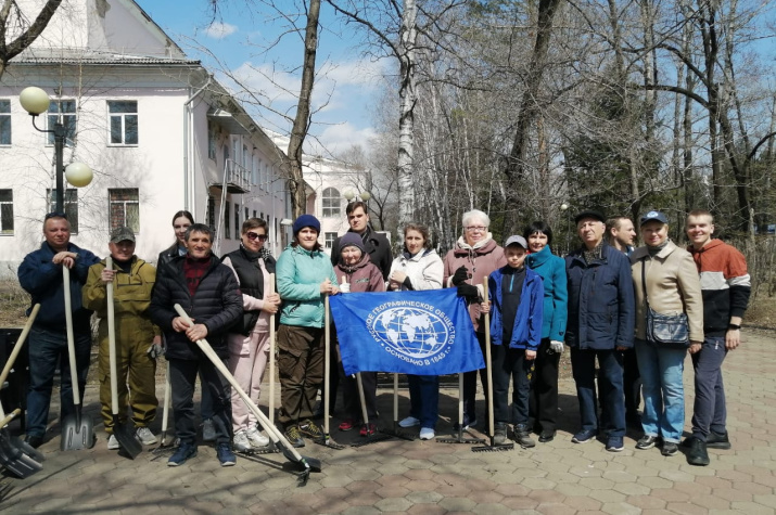 Участники трудового десанта. Фото: Ольга Батенкова
