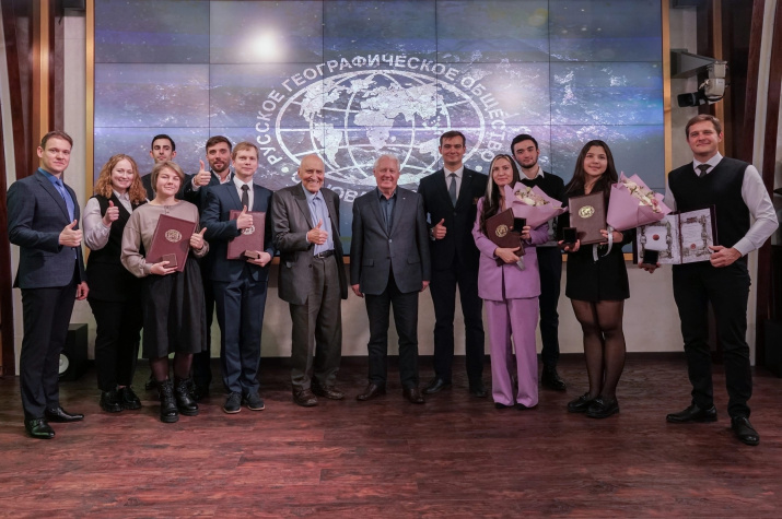 Автор: Молодежный клуб РГО "Крым"