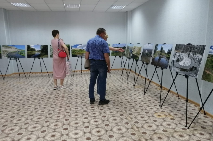 На выставке. Фото: Анатолий Леухин На выставке. Фото: Анатолий Леухин