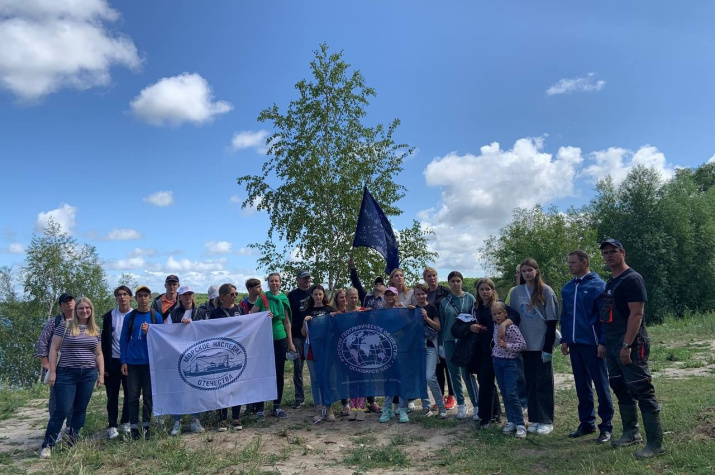 Дружная команда волонтеров. Пруд Янтарный.