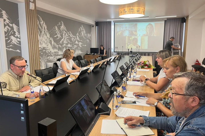 Участники совещания. Фото заповедника "Хакасский"