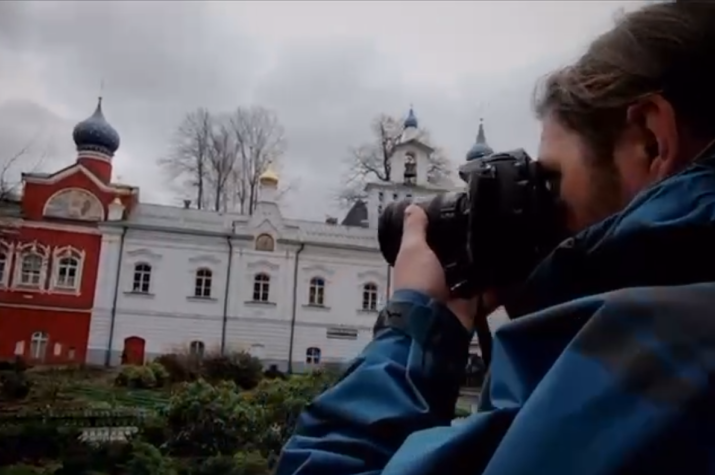Кадр из фильма "РоссиЯ"