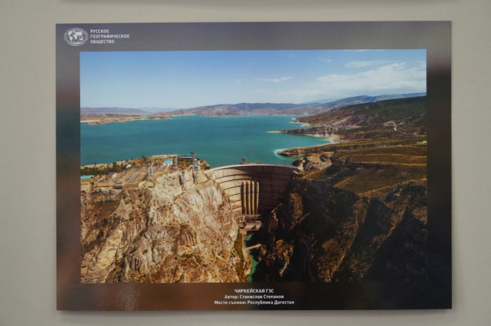 Масштабы и мощь Чиркейской ГЭС на фото Станислава Степанова