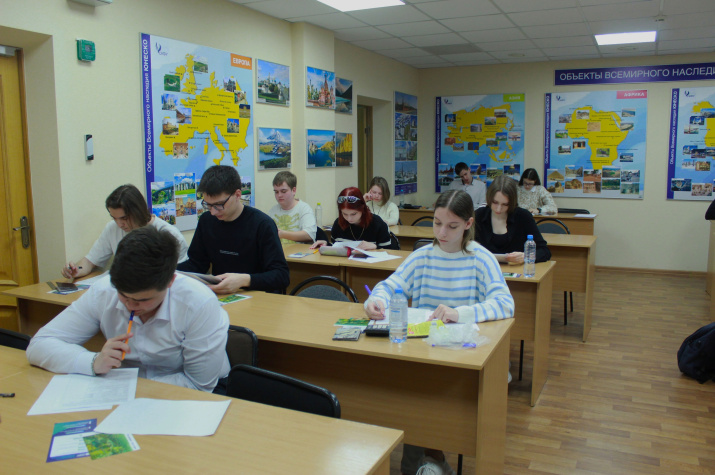 Студенты СКФУ на олимпиаде. Фото – архив Высшей школы географии и геоинформатики СКФУ.