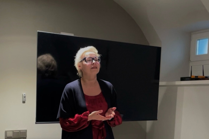 Наталья Сердитова благодарит за проведённое мероприятие. Автор фото: Вадим Шестаченко