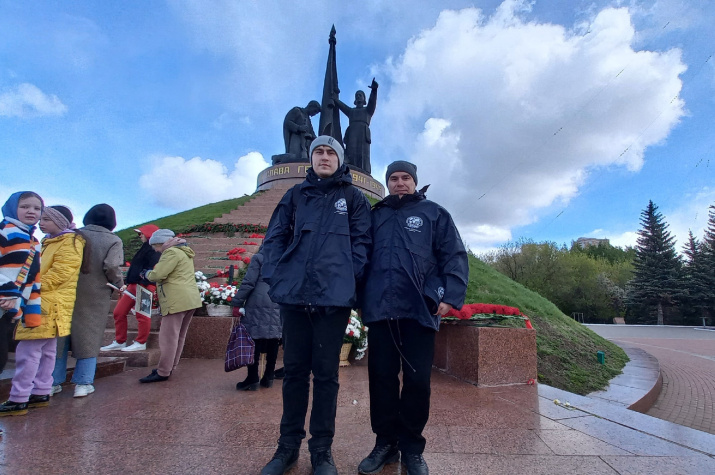У монументы Славы в Парке Победы в г. Чебоксары. Фото Чувашского РО РГО