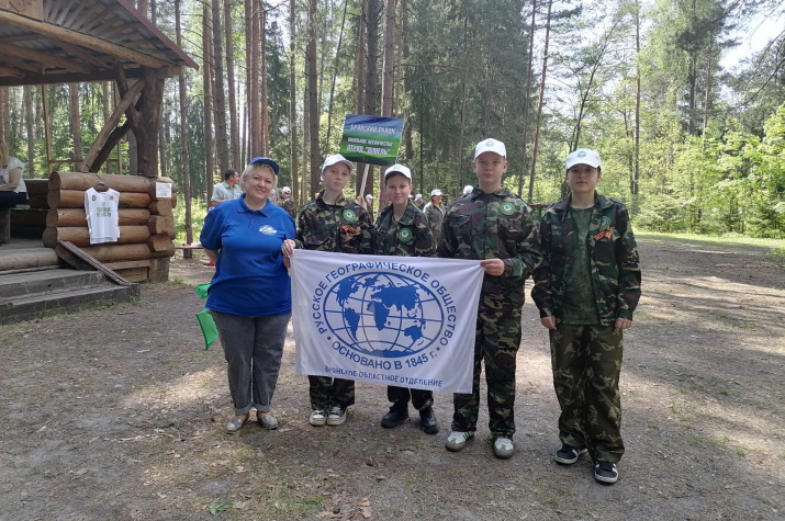 Команда школьного лесничества из села Домашово