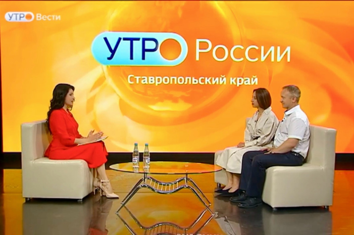 Константин Харин и Инна Бегдай в телестудии «Утро России». Фото: ГТРК.