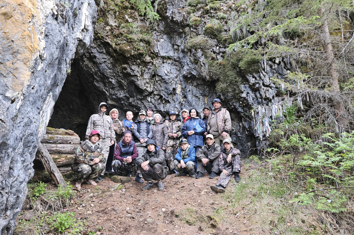 У Цыпандинской пещеры. Фото: А.Дьяконов У Цыпандинской пещеры. Фото: А.Дьяконов