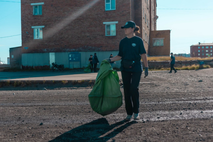 Субботник в Хатанге. Фото: Георгий Широков