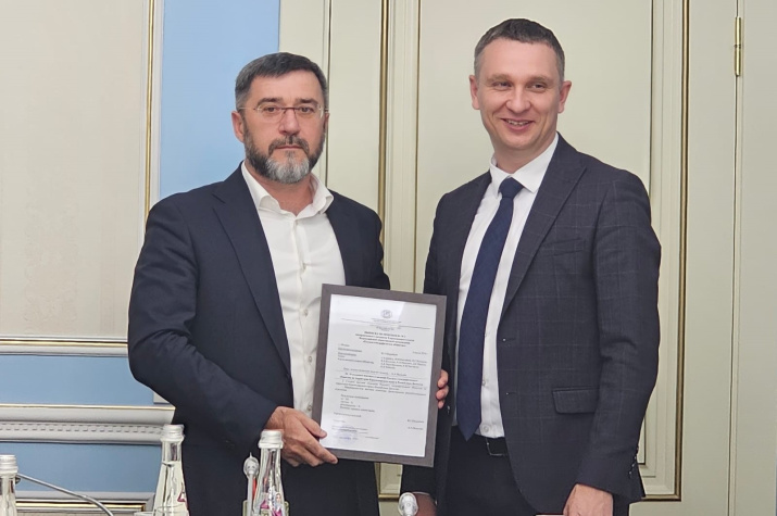 Магомед Абакаров и Артур Латыпов открыли официальную страницу в жизни Махачкалинского отделения РГО. Фото предоставлено ДРО РГО.