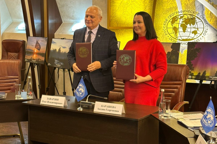 Председатель Брянского регионального отделения - Олег Заварзин и председатель Кабардино-Балкарского регионального отделения – Аксана Карашева. Фото: пресс-служба Брянского отделения