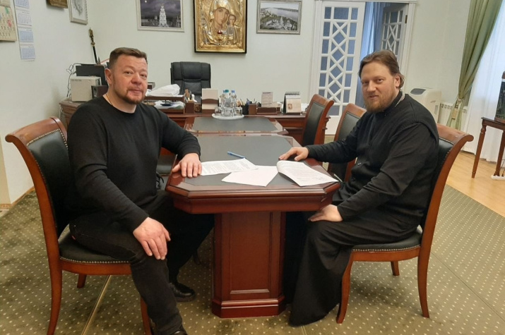 Председатель Костромского РГО Дмитрий Шнур и руководитель Отдела по социальному служению Костромской епархии иерей Анатолий Колупаев Председатель Костромского РГО Дмитрий Шнур и руководитель Отдела по социальному служению Костромской епархии иерей Анатолий Колупаев