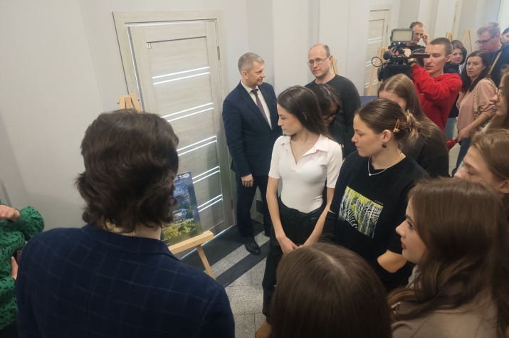 Выставка вызвала живой интерес красноярцев. Фото: Красноярское краевое отделение РГО