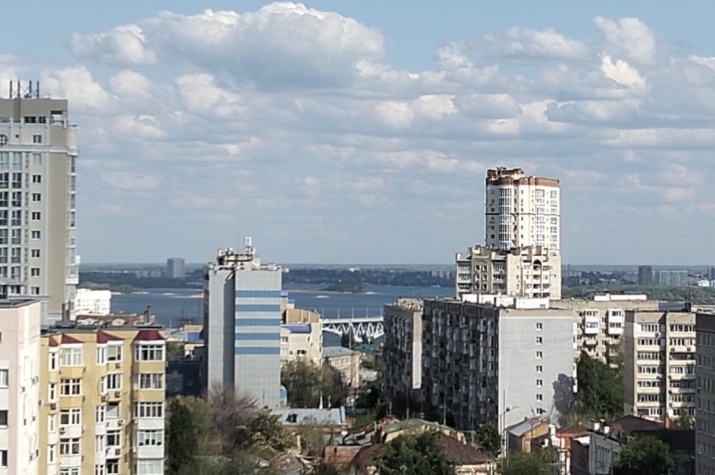 Саратов. Вдали - левый берег Волги и г. Энгельс