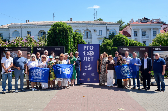 Члены Севастопольского городского отделения РГО на выставке. Фото: Юрий Югансон/Севастопольское городское отделение РГО