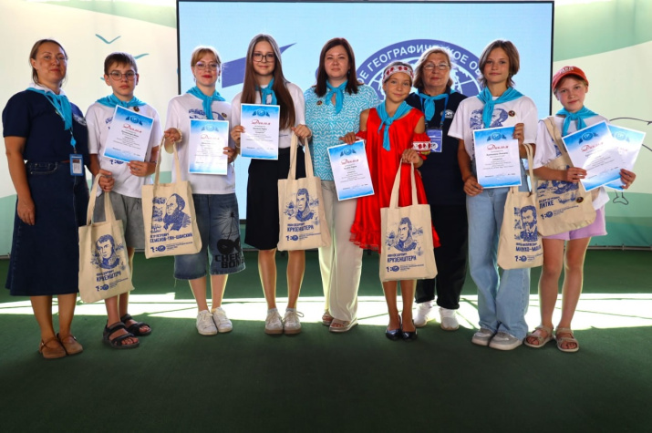 Победители профильной смены РГО "Мир открытий". Источник: https://vk.com/public143171036