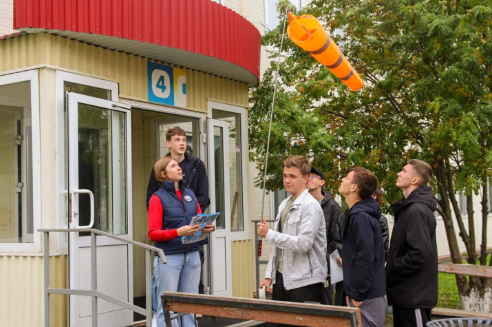 Занятие проводит Ольга Николаевна Колпенских. Фото: Чумляк | Комплекс отдыха и развития