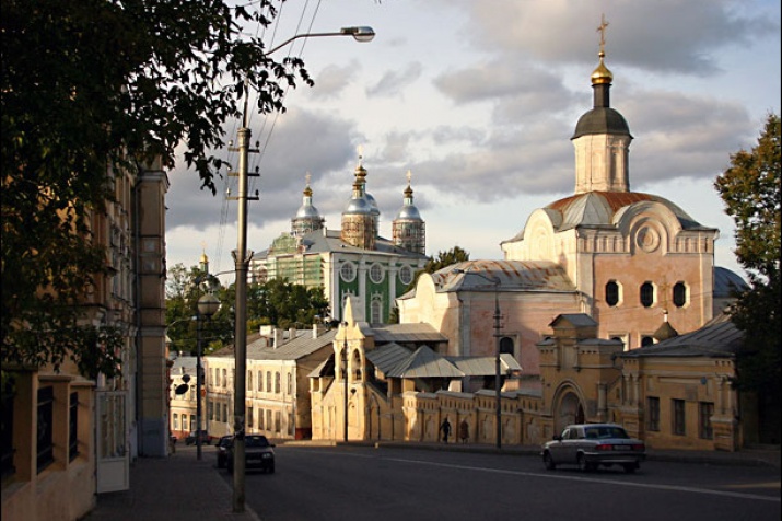 в какой природной зоне находится смоленская область. smilensk1. в какой природной зоне находится смоленская область фото. в какой природной зоне находится смоленская область-smilensk1. картинка в какой природной зоне находится смоленская область. картинка smilensk1. Смоленская область расположена в центральной части Восточно-Европейской (Русской) платформы. Это исключает сейсмическую опасность и катаклизмы, связанные со строением земной коры. Особенности рельефа определяются положением региона в средней части Русской равнины с наиболее высоким гипсометрическим уровнем, что обусловило здесь наличие главного водораздела трех великих рек: Волги, Днепра и Западной Двины.