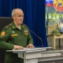Начальник Тюменского президентского кадетского училища генерал-майор Михаил Александрович Логинов выступает перед участниками с приветственным словом