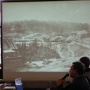 директора Музея истории Красноярской железной дороги Константин Карпухин читает лекцию об истории Транссиба