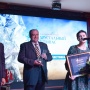 Премию за экспедицию "Арктика-2015" получает глава Экспедиционного центра РГО А.В. Орлов
