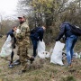 Активисты на экологической акции