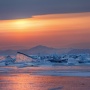 Ледяной торос в лучах заката. Фото: Евгений Дубинчук 